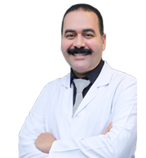 دكتور احمد رجب استاذ واستشاري طب الانف والاذن والحنجرة